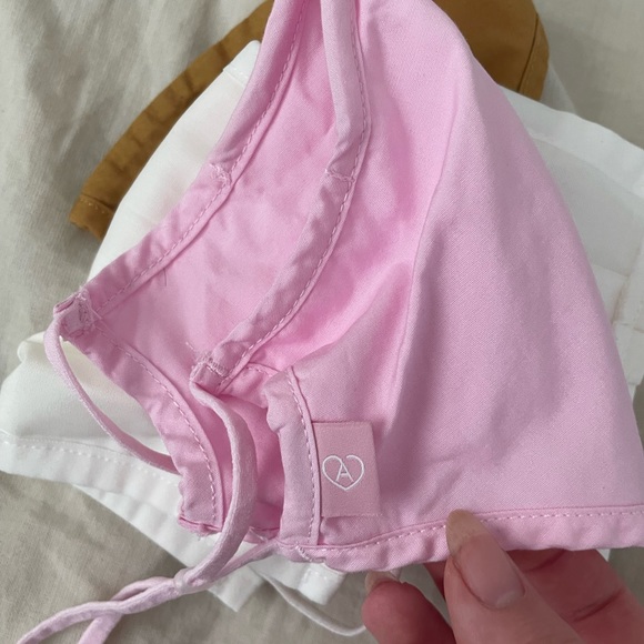 Y2k aritzia and Uniqlo pink, brown, and white masks - Picture 3 of 3